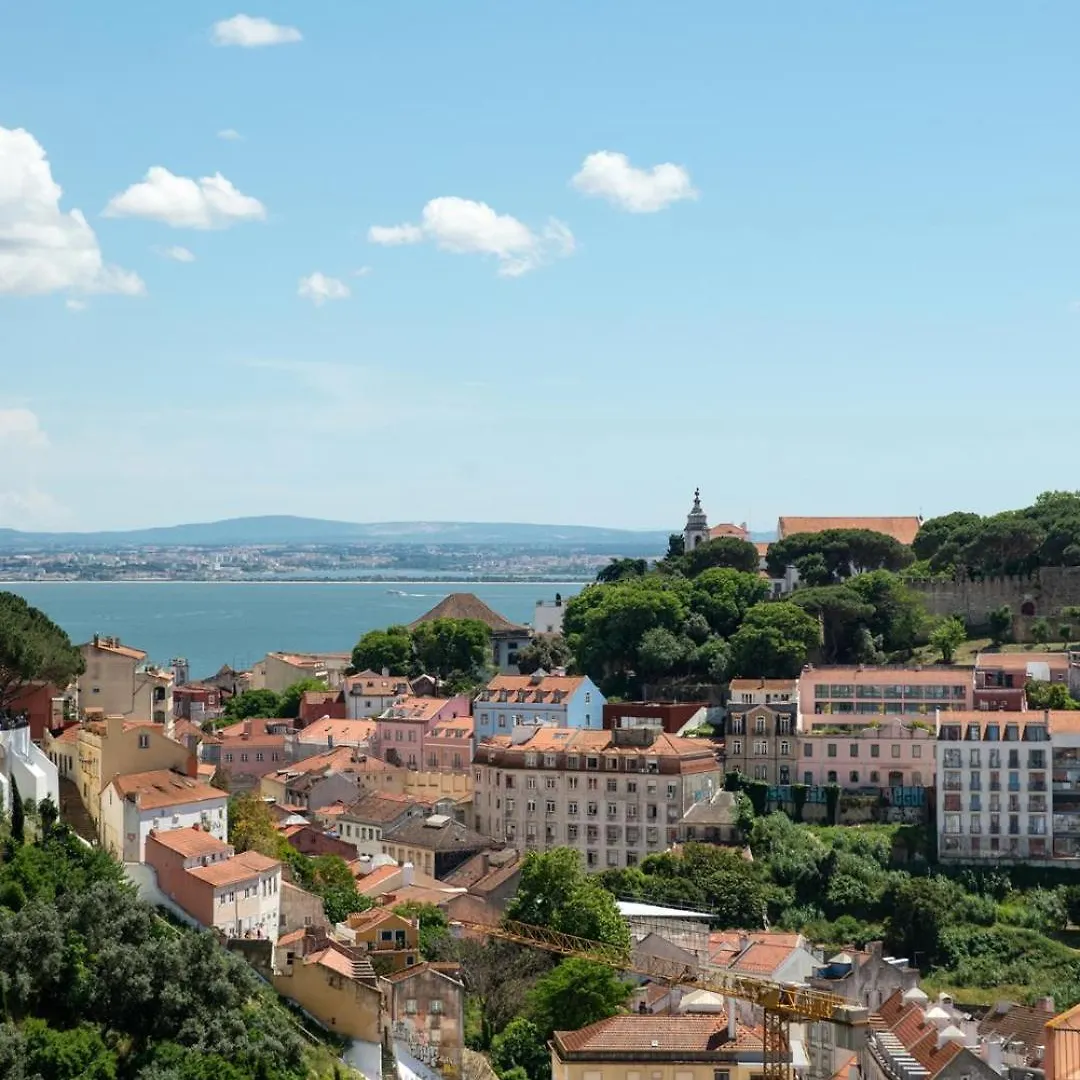 Gorgeous Rooftop 2-Bed Apt 250M To Intendente Sq Lisboa 0*,  Πορτογαλία