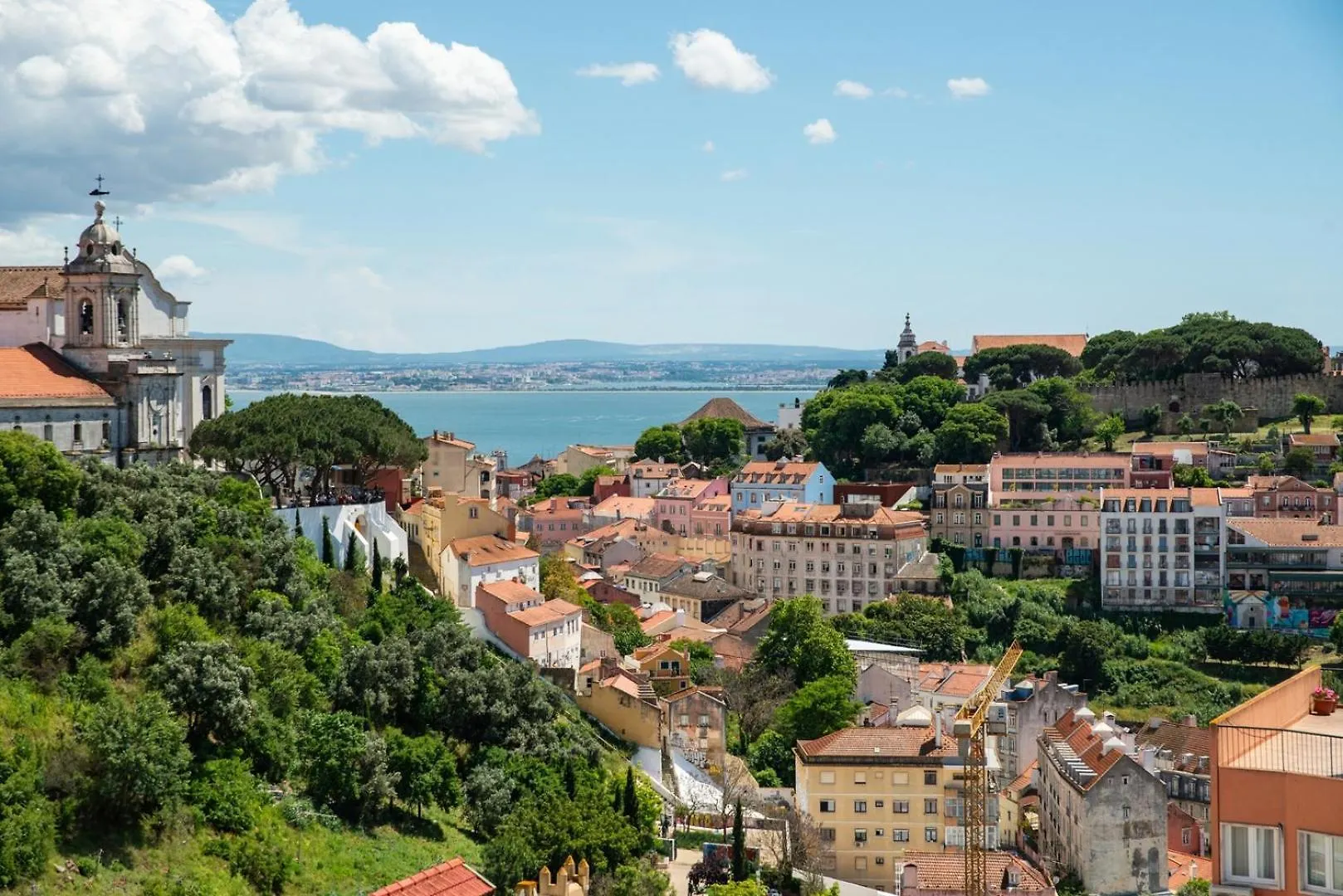 Gorgeous Rooftop 2-Bed Apt 250M To Intendente Sq Lisboa